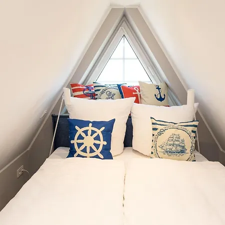 Reethuis-am-dorfteich-ferienhaus-stephanie-01 *