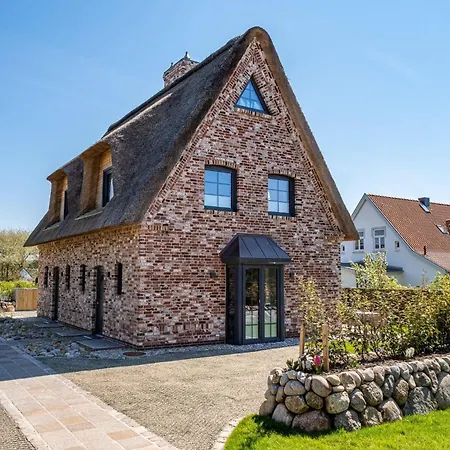 Reethuis-am-dorfteich-ferienhaus-stephanie-01 * Wenningstedt-Braderup