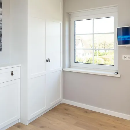 Reethuis-am-dorfteich-ferienhaus-stephanie-01 *