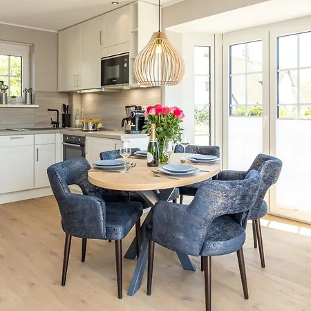 Reethuis-am-dorfteich-ferienhaus-stephanie-01 בית נופש