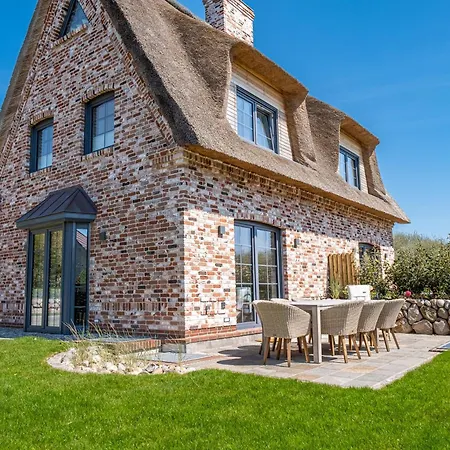 Reethuis-am-dorfteich-ferienhaus-stephanie-01